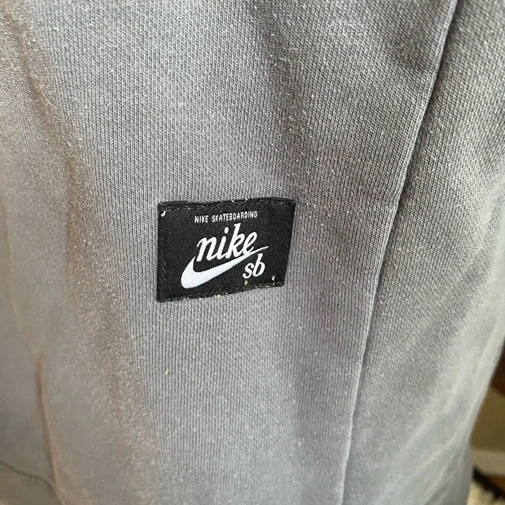 Vintage Nike SB gray hoodie SZ small
